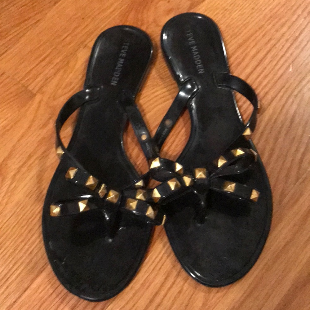 Steve Madden: Rock-stud Bow Flip Flops